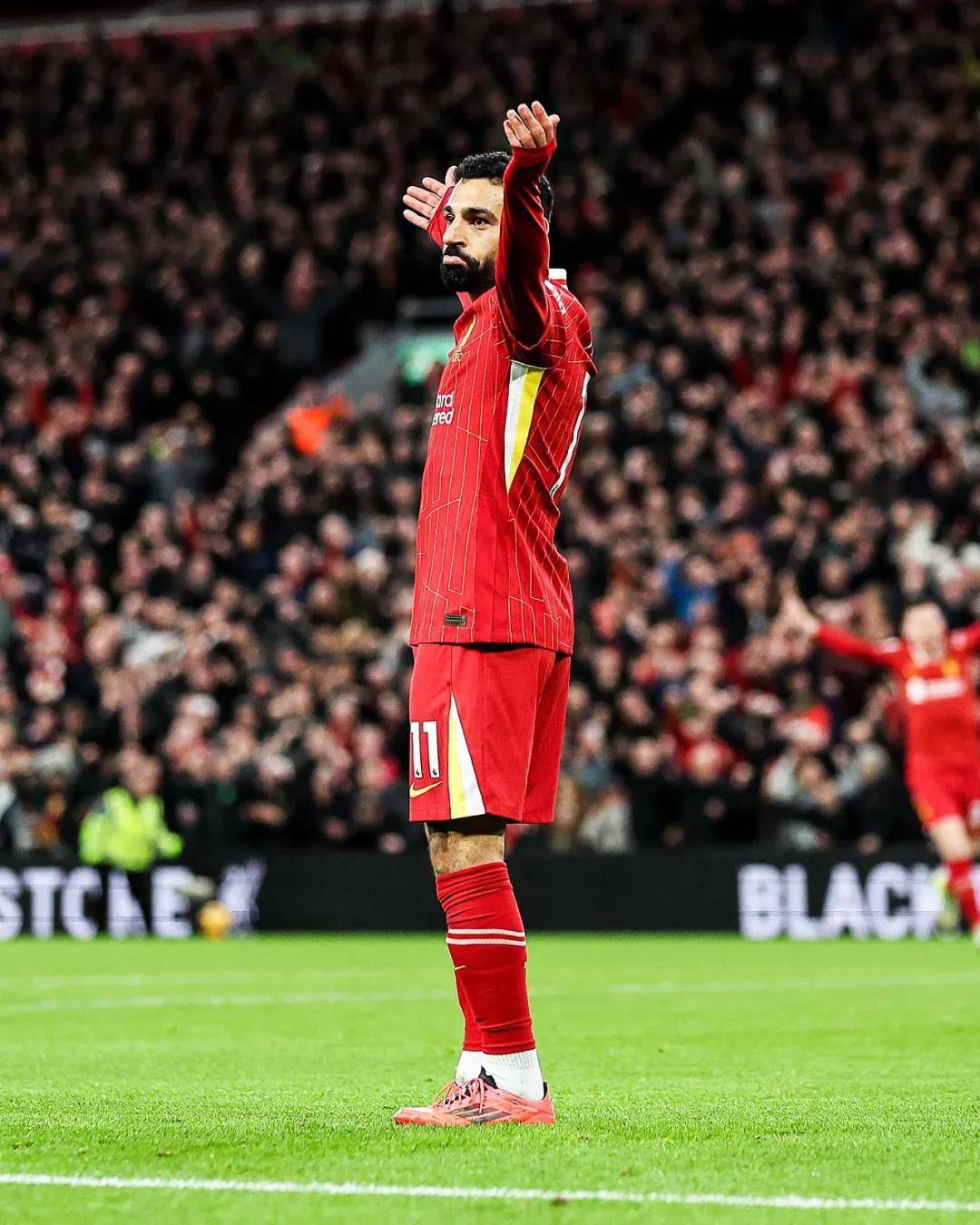 开云体育网址-萨拉赫迎来二十赛季出色发挥，MAD观众热烈欢呼！引发球迷热议(萨拉赫最近比赛)