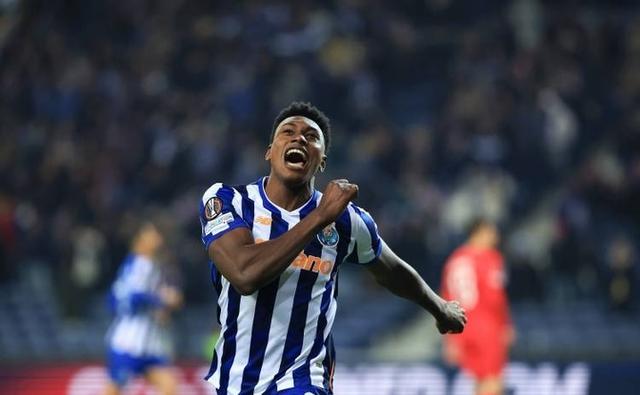 开云下载-波尔图迎英超关键赛，今晨篮板制胜，底气十足，心理建设被强调(波尔图赛程表)